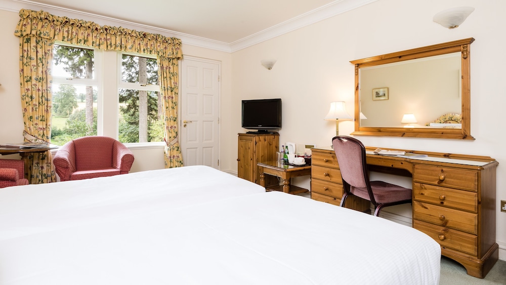 Classic Twin Room, 2 Twin Beds photo 2