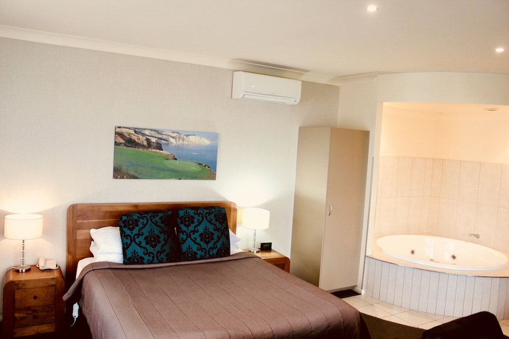 Ocean View Premium Studio with Spa - Photo 1