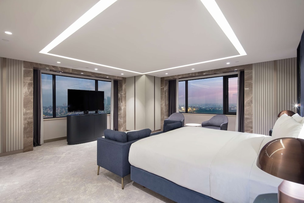 Presidential Suite, 1 King Bed thumbnail 5