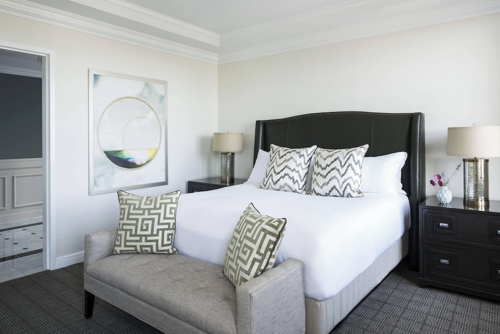 Executive Suite, 1 Bedroom - Photo 8
