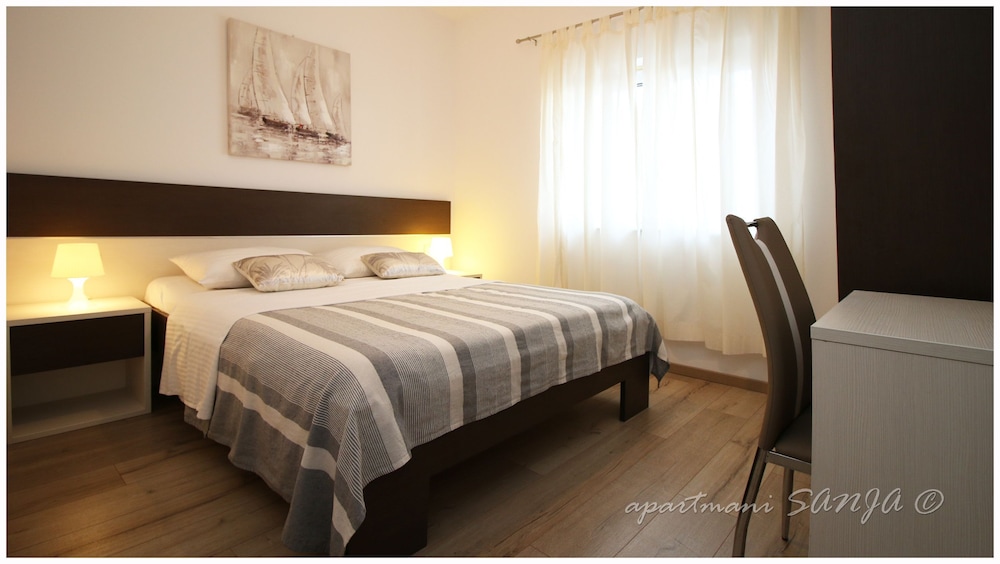 Apartment (A4)