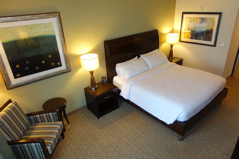 Suite, Accessible - Photo 3