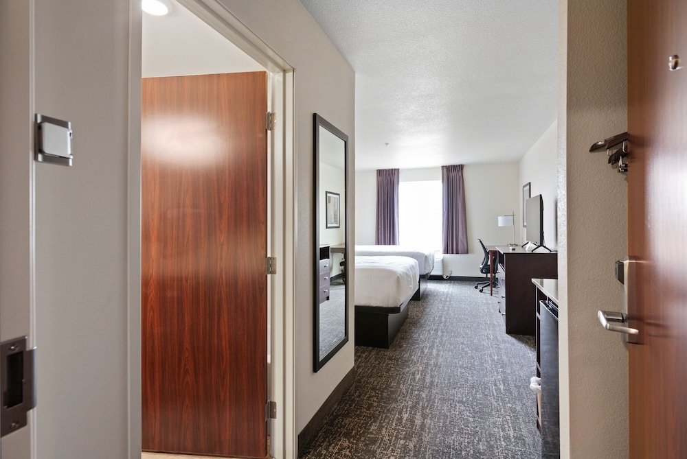Room, 2 Queen Beds, Non Smoking - Photo 2