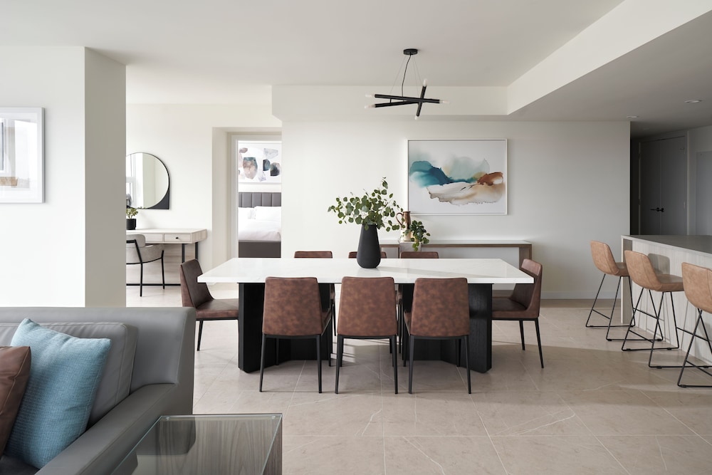 Suite, 3 Bedrooms (Sky Suite & Office)