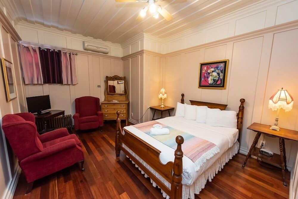 Comfort Room, 1 Queen Bed photo 2