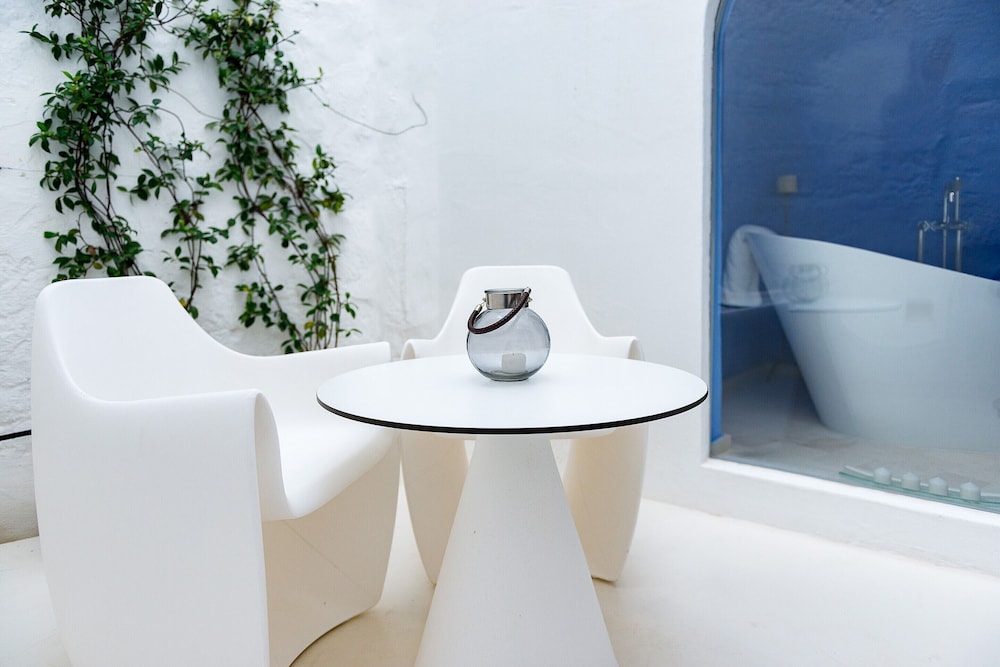Deluxe Suite, Terrace - Photo 11