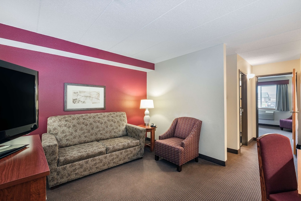 Suite, 1 King Bed, Non Smoking, Refrigerator & Microwave (with Sofabed) - Photo 1
