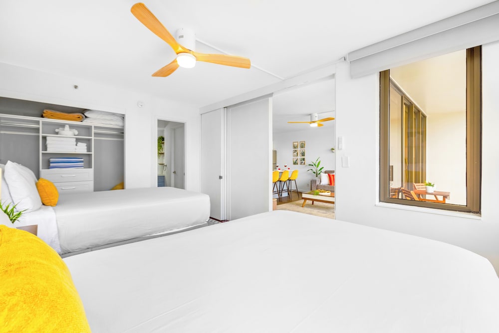 High Floor Ocean View Condo w/ 2 Beds and Parking: Design Apartment, 1 Bedroom, Balcony, Partial Ocean View (0094) photo