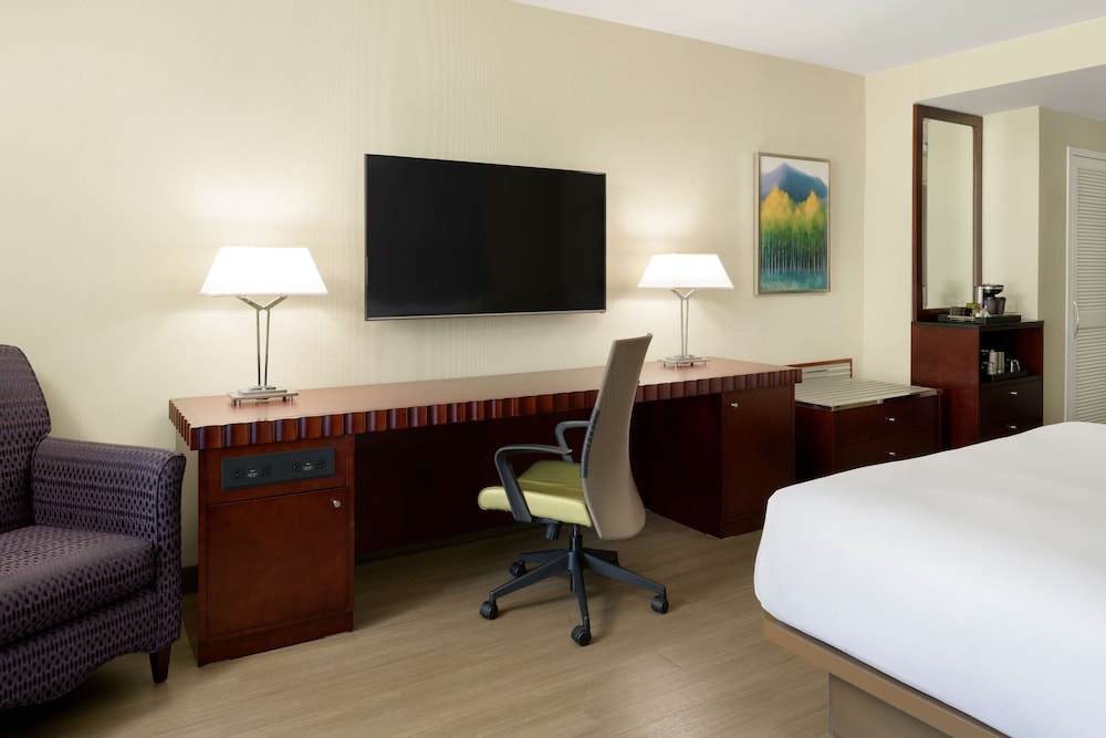 Room - Photo 2