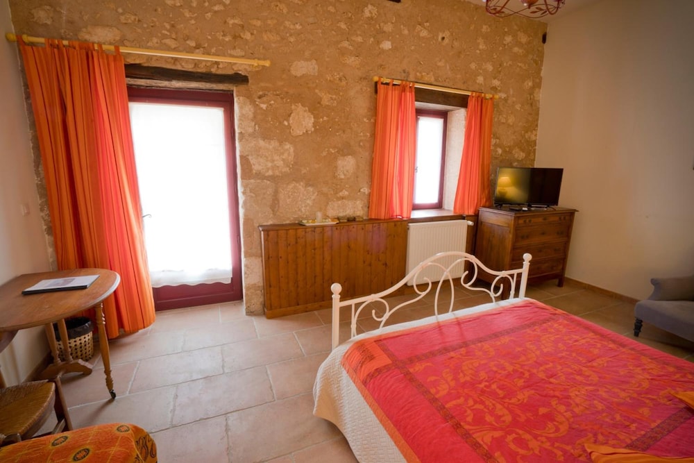 Triple Room (Jonquille) photo 1