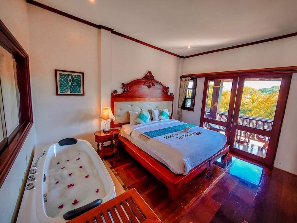 Deluxe Double Room, 1 Double Bed, Mountain View