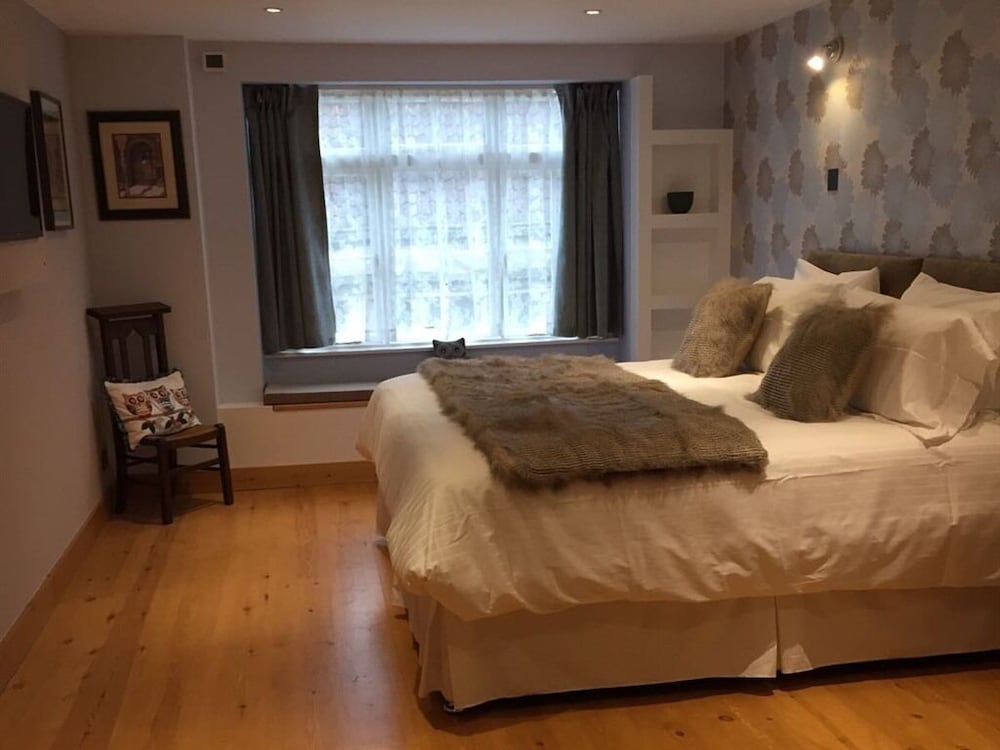 Double or Twin Room, Ensuite (The Spotted Owl) photo 2