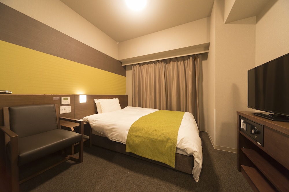 Moderate Double, Non Smoking (No Room Cleaning Service During Your Stay) photo 1