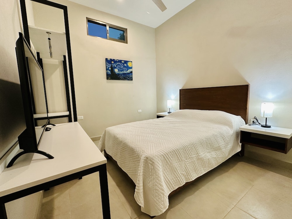 Classic Room, Pool View