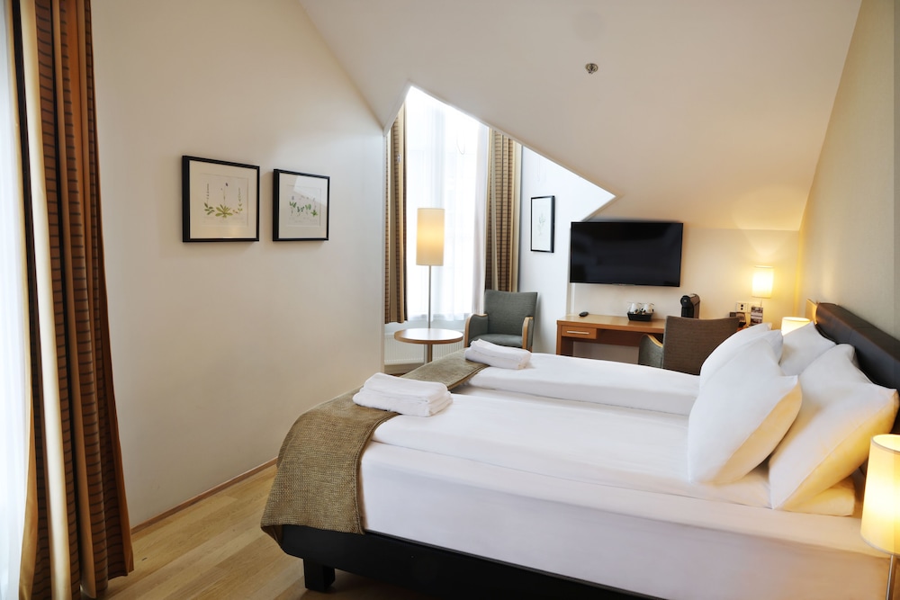 Deluxe Room - Photo 1