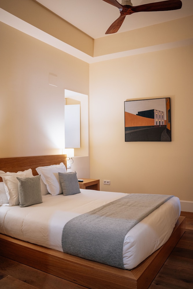 Premium Studio Suite - Photo 17