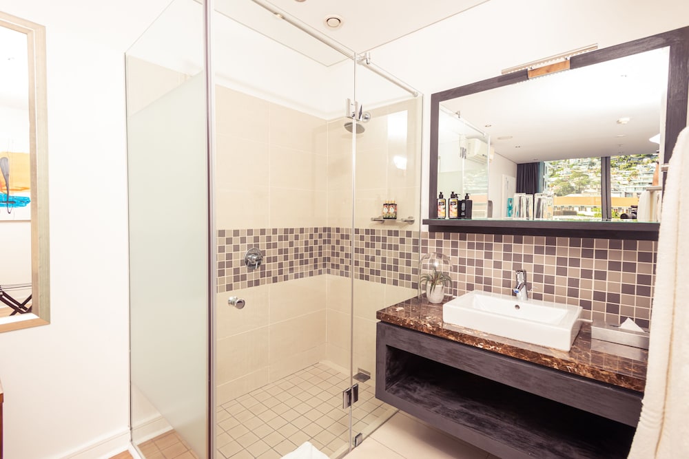 Classic Double Room, 1 King Bed, Mountain View - Photo 3