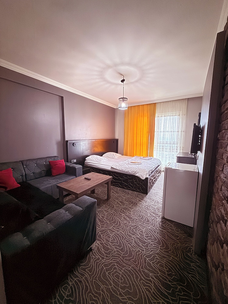 Luxury Studio, City View photo 3