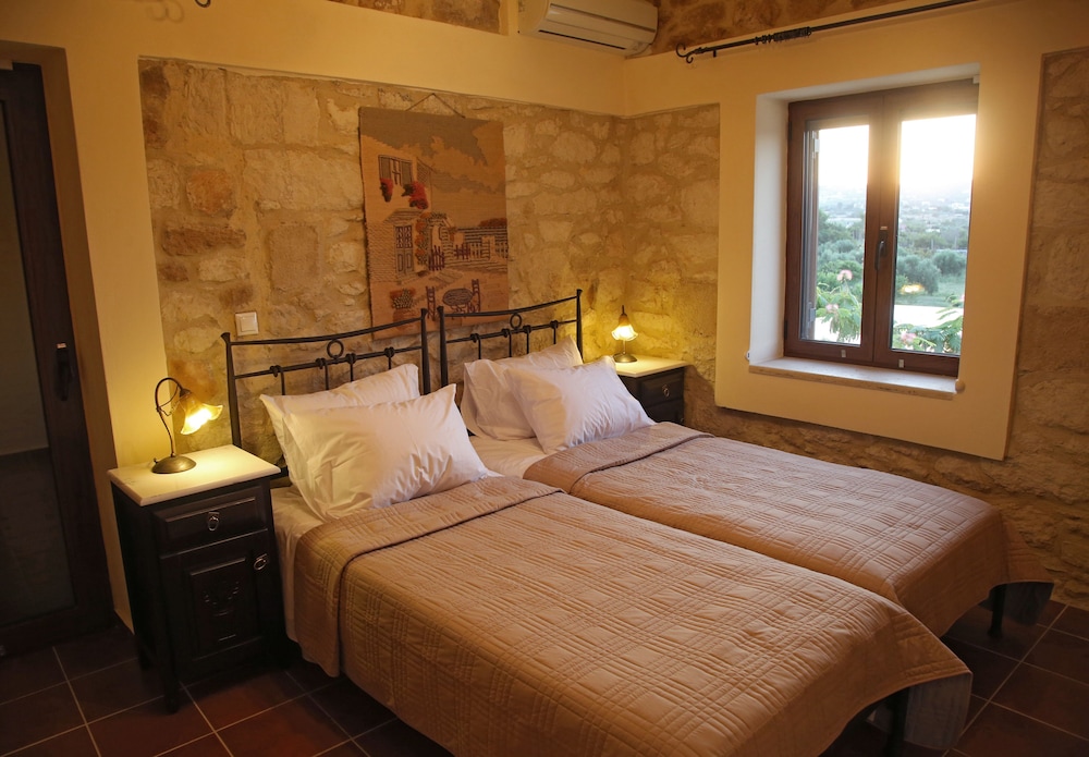 Villa photo 1