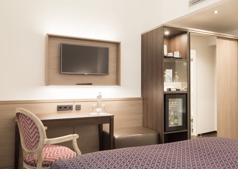 Classic Double Room, 1 Queen Bed - Photo 2