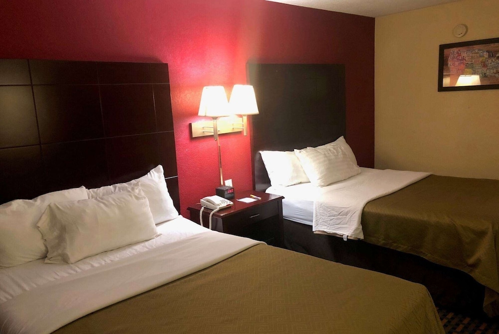 Room, 2 Double Beds, Non Smoking - Photo 1