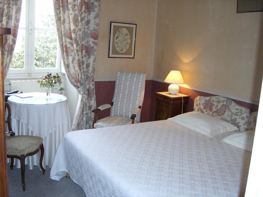 Standard Double Room - Photo 15
