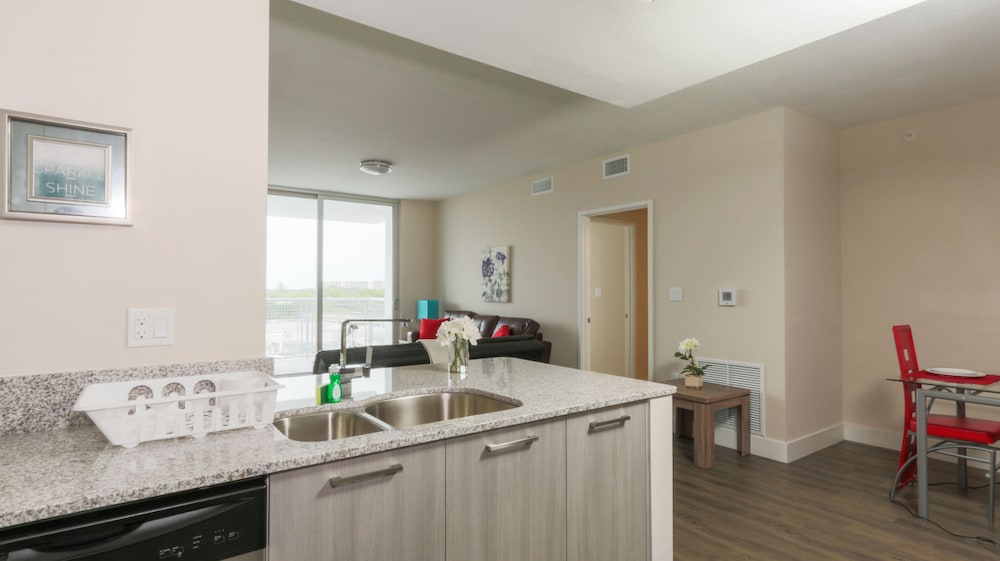 Deluxe Suite, 3 Bedrooms, Balcony photo 2