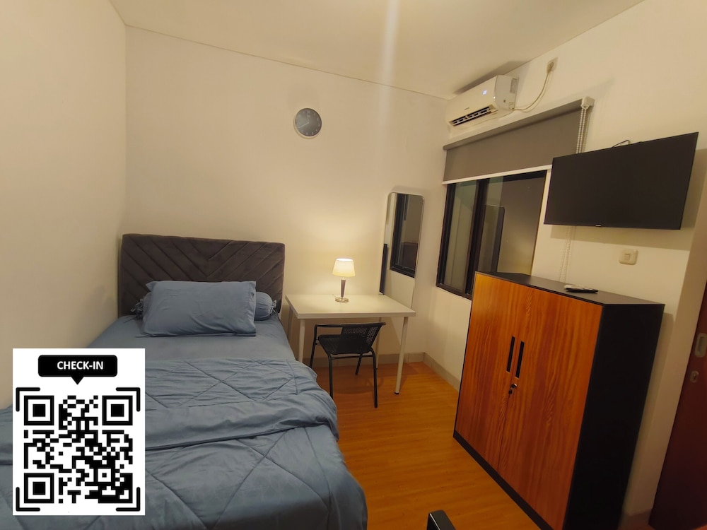 Single Deluxe Studio with City View