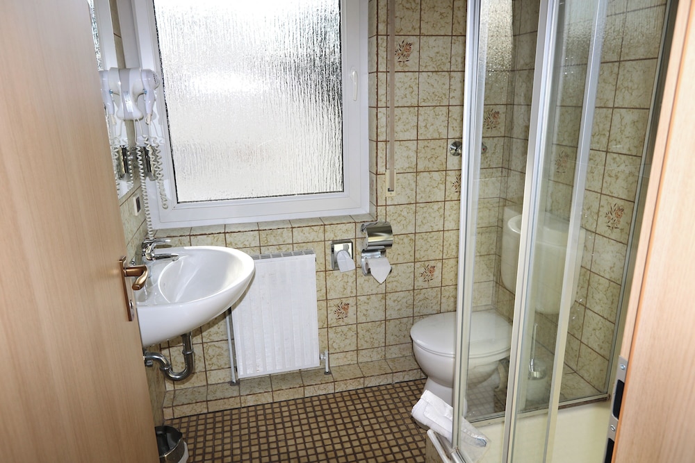 Classic Twin Room, Non Smoking photo 3