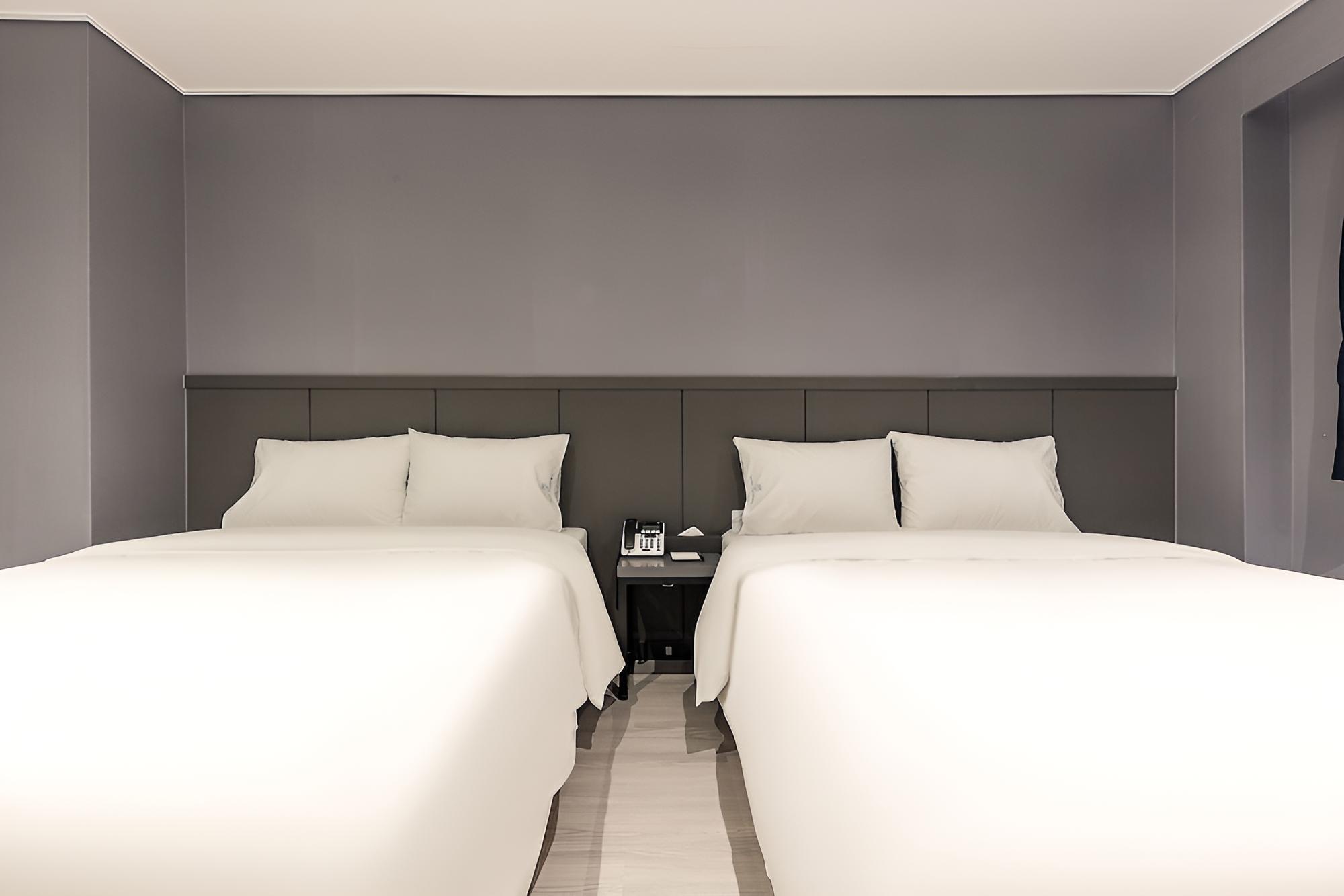 Superior Twin Room photo 2