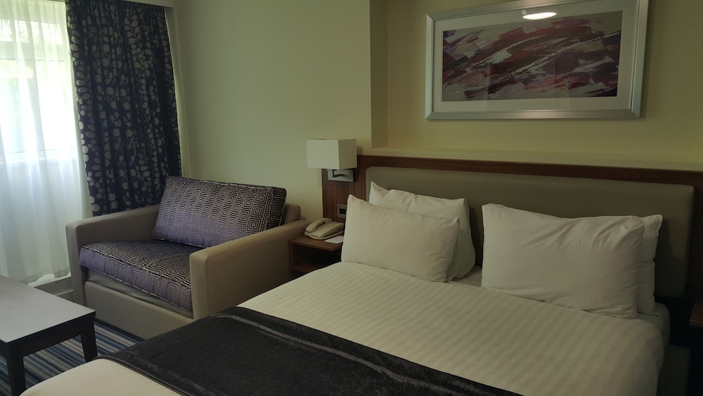 Standard Room, 1 Queen Bed with Sofa bed - Photo 1