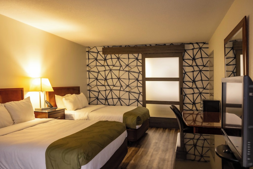 Room, 2 Queen Beds, Non Smoking - Photo 3