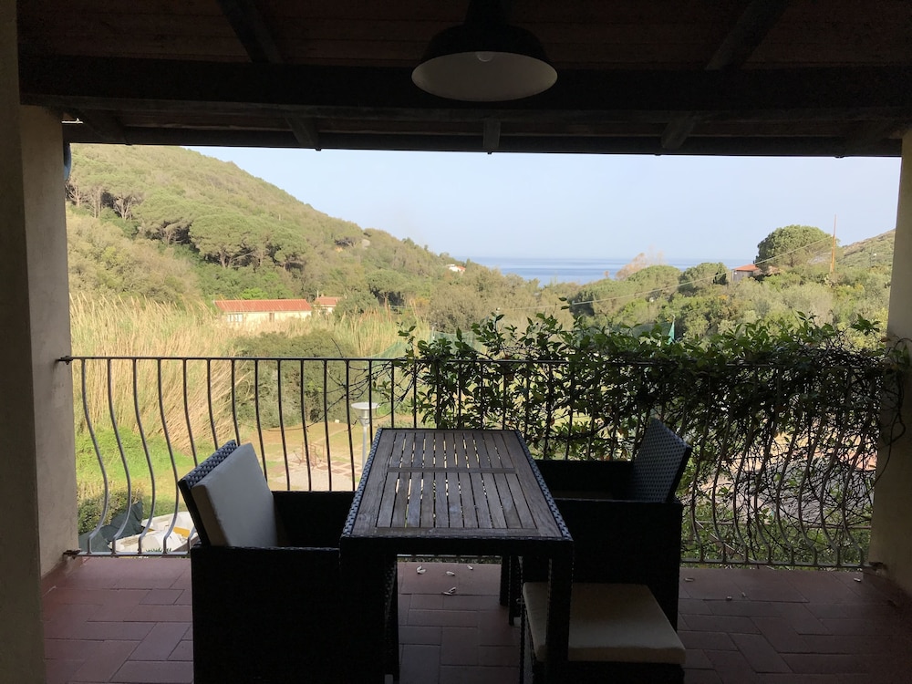 Deluxe Apartment, 1 Bedroom, Pool Access, Ocean View photo 3