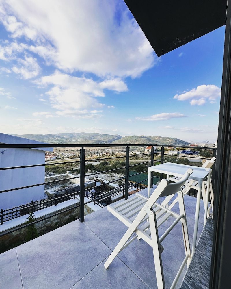 Deluxe Villa, 4 Bedrooms, Private Bathroom, Mountain View photo 2