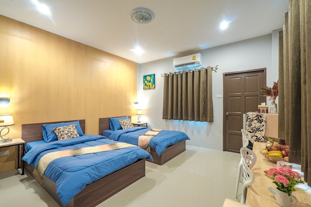 Deluxe Twin Room with Balcony photo 1
