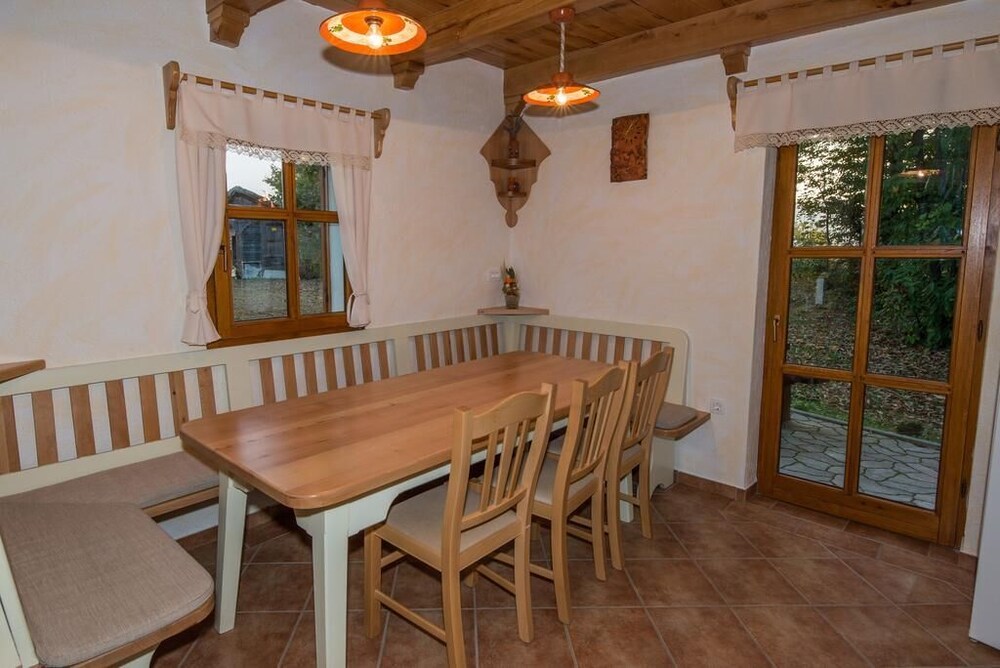 House, 2 Bedrooms photo 2
