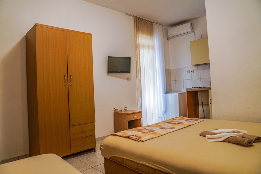Family Apartment, Partial Sea View