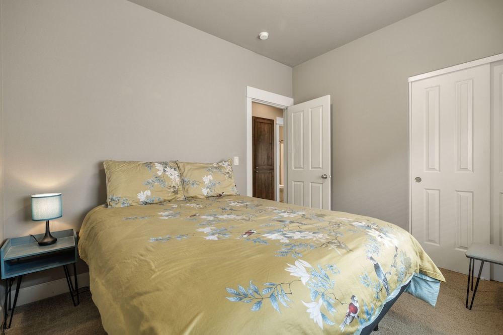 House, Multiple Beds, Fireplace, Garden View (The Haley House) photo 3