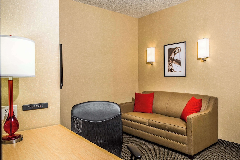 Suite, Multiple Beds, Accessible, Non Smoking - Photo 2