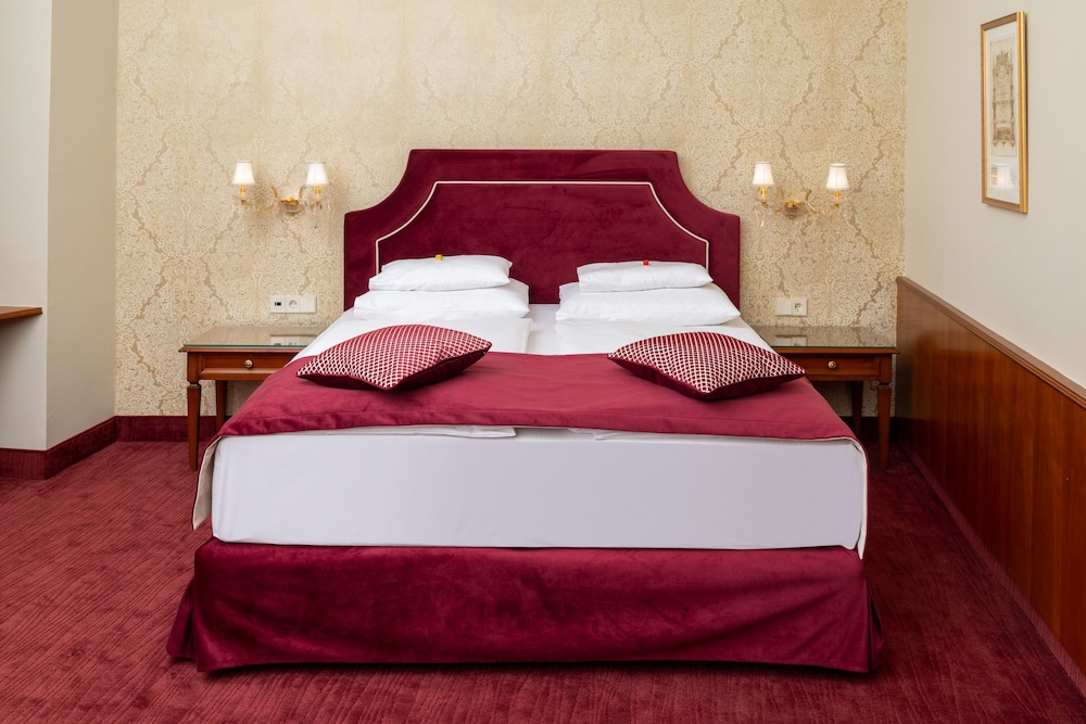 Classic Double Room