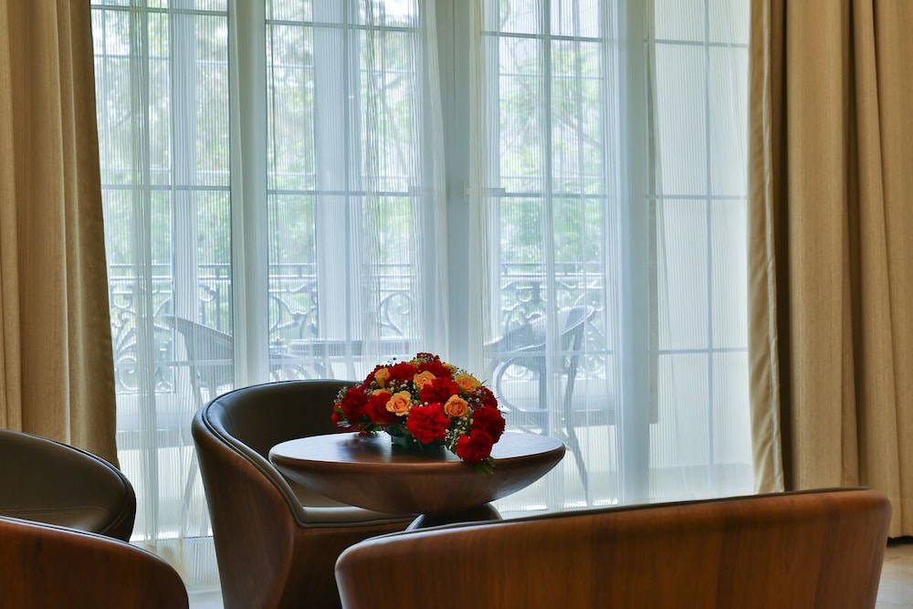 Deluxe Suite - Photo 3