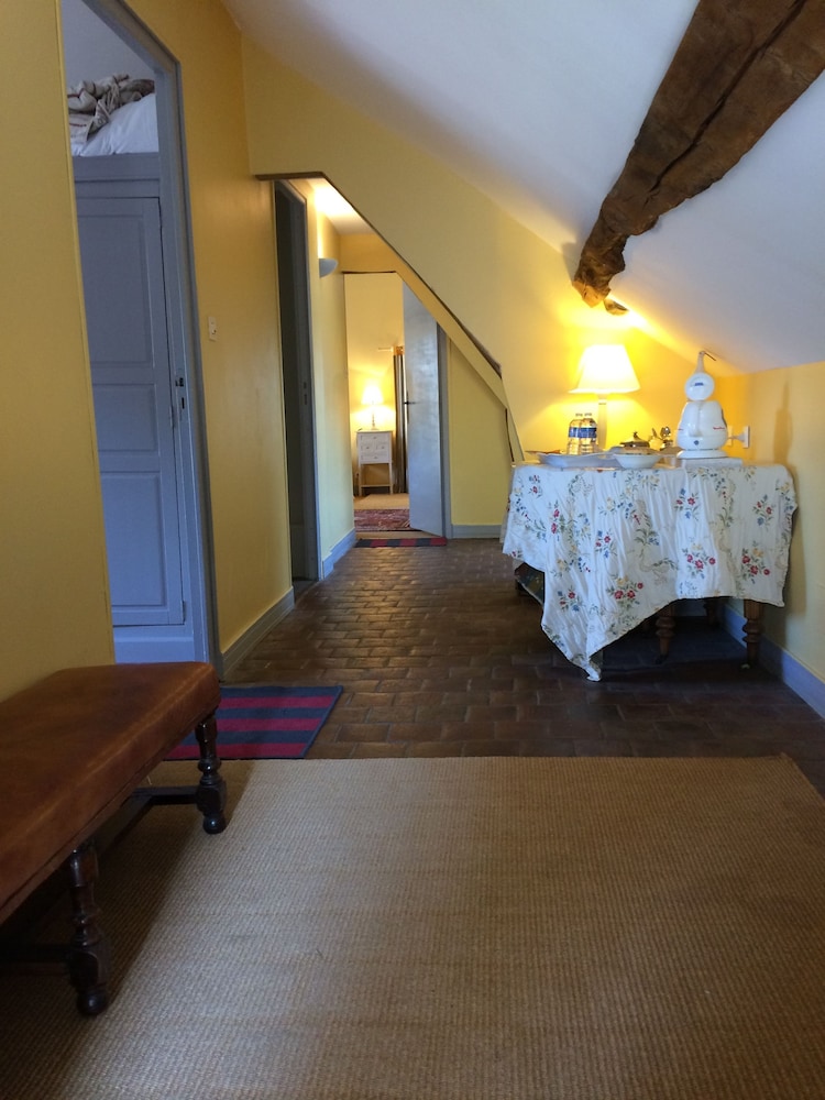 Suite (Jonquille) photo 1
