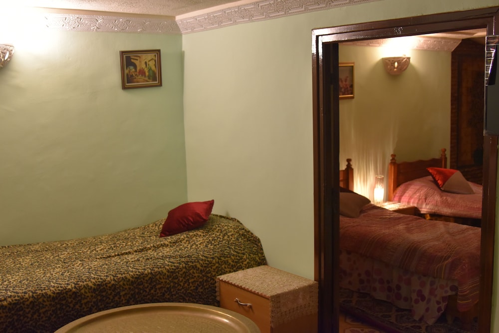 Classic Quadruple Room - Photo 7