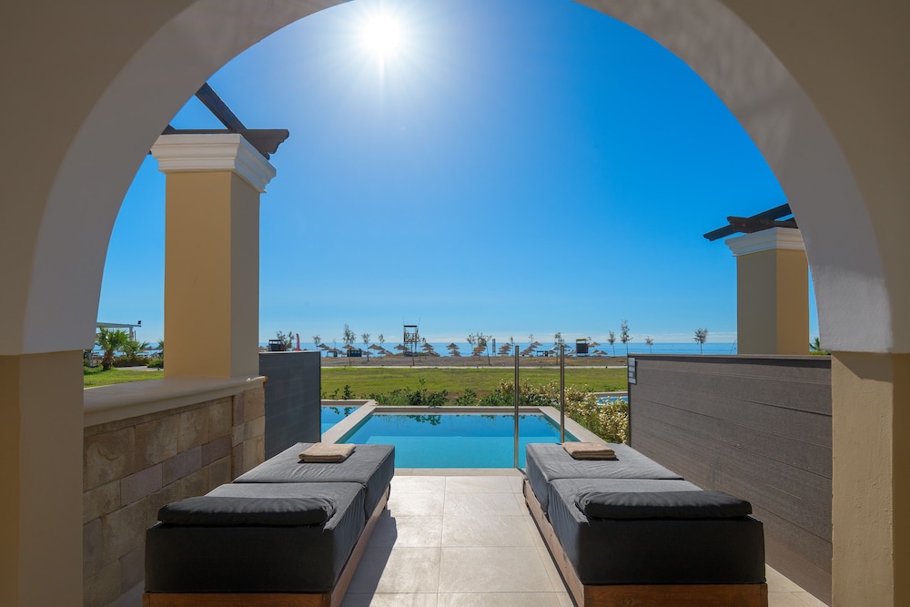 Superior Double Room, Private Pool, Beach View