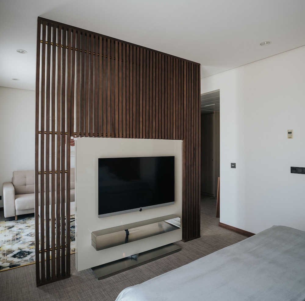 Junior Suite, 1 Queen Bed with Sofa bed, Sea View - Photo 21