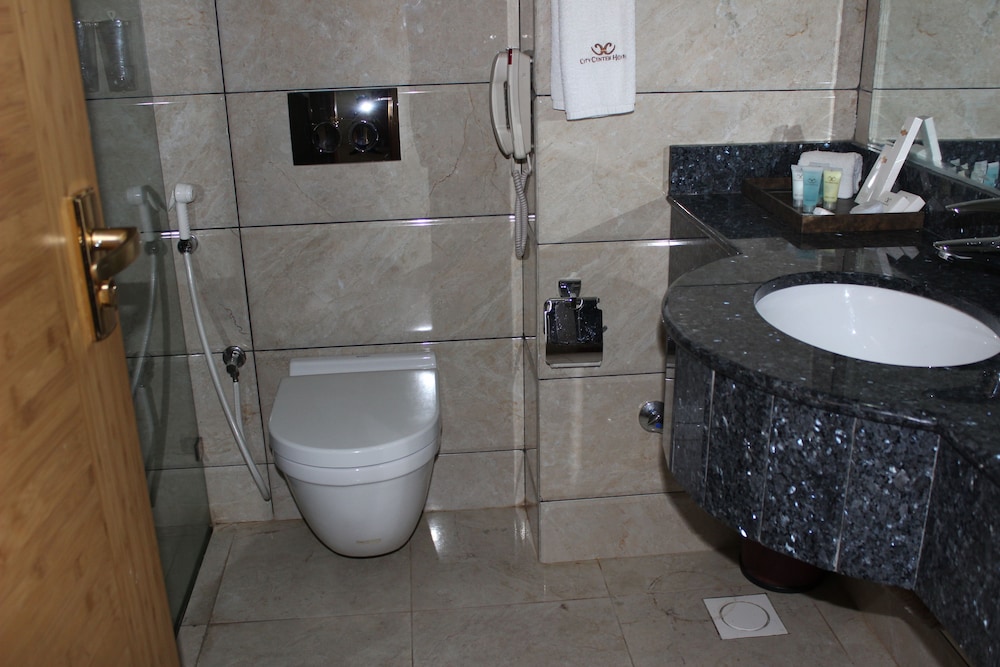 Business Room, 1 Bedroom, Smoking, City View photo 2