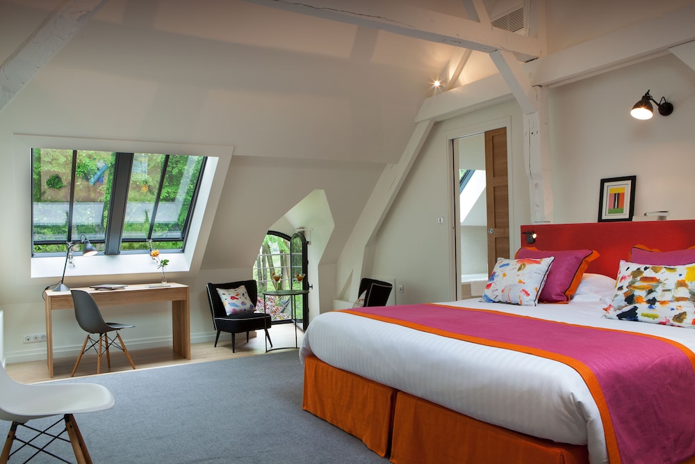 Elegance Double Room, in the Pavilion or in the Castle