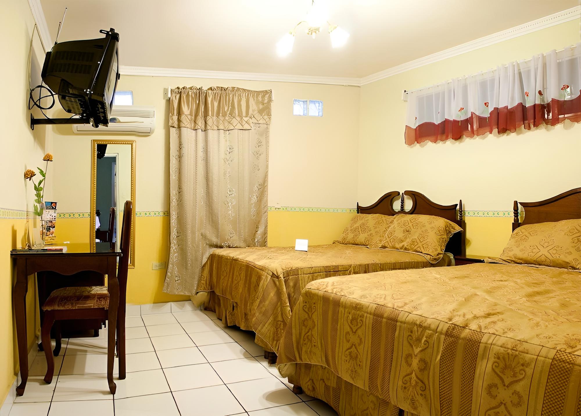 Basic Quadruple Room, Non Smoking