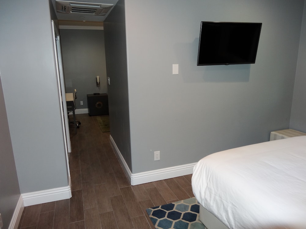 Family Suite, 2 Queen Beds photo 2