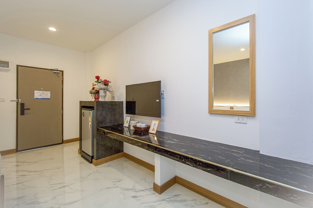 Standard Twin Room - Photo 10